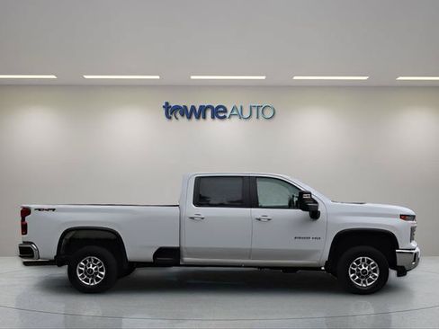 Used 2024 Chevrolet Silverado 2500 LT AWD/4WD image 8