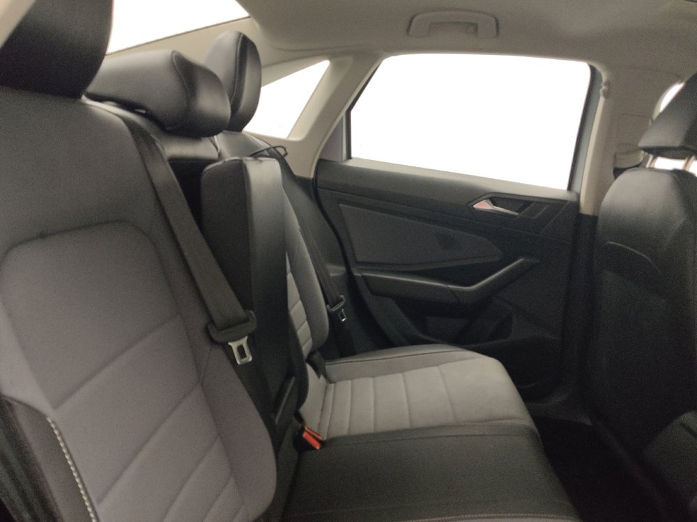 Used 2025 Volkswagen Jetta SE FWD image 19