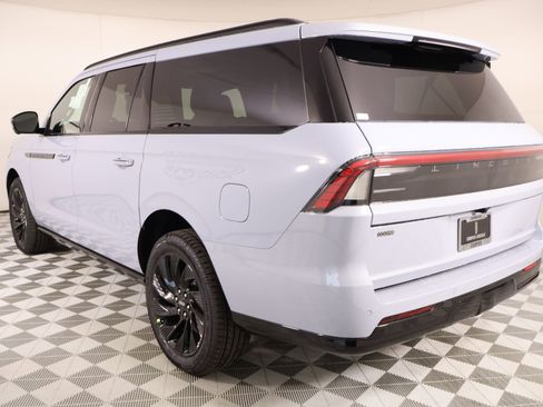 New 2026 Lincoln Navigator L Reserve AWD/4WD image 25