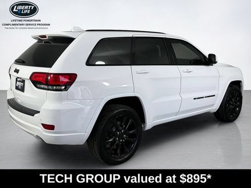 Used 2022 Jeep Grand Cherokee Laredo X AWD/4WD image 3