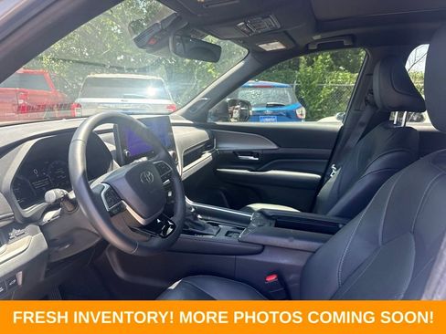 Used 2025 Toyota Grand Highlander AWD Hybrid image 8