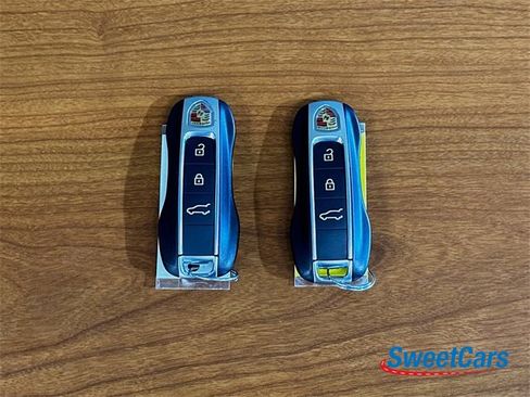 Used 2023 Porsche Cayenne Turbo image 58