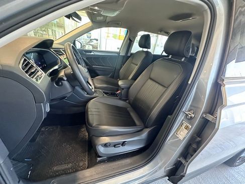 Used 2023 Volkswagen Tiguan SE FWD image 16