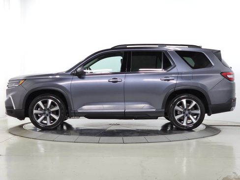 Used 2025 Honda Pilot Elite image 4
