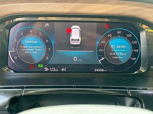 Used 2025 Volkswagen Atlas SE image 12