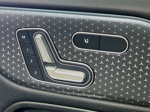 Used 2024 Mercedes-Benz GLB 250 image 21