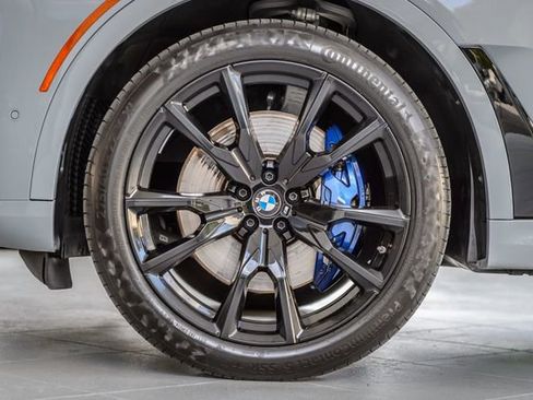 Used 2023 BMW X7 xDrive40i w/ M Sport Package image 15