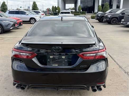 Used 2022 Toyota Camry XSE image 6