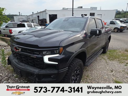 Used 2024 Chevrolet Silverado 1500 ZR2 w/ ZR2 Bison Edition AWD/4WD image 3