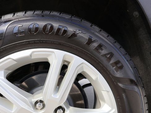 Used 2022 GMC Terrain SLE w/ Driver Convenience Package image 48