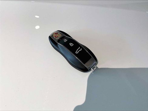 Used 2026 Porsche Macan AWD/4WD image 34