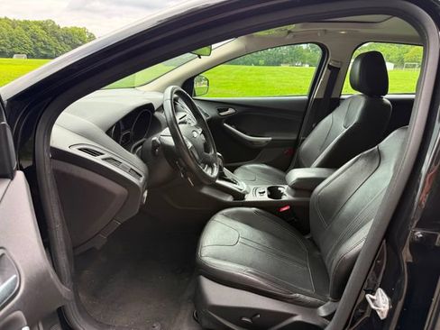 Used 2014 Ford Focus SE w/ Equipment Group 201A FWD image 7