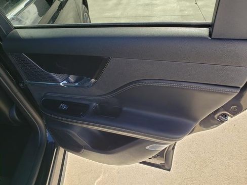 Used 2022 Lincoln Corsair AWD w/ Premium Package image 21