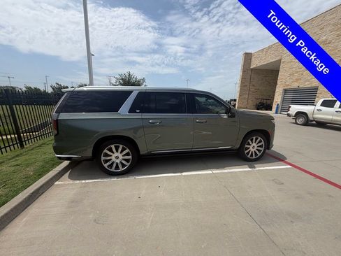 Used 2023 Cadillac Escalade ESV Premium Luxury Platinum AWD/4WD image 8