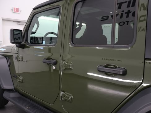 Used 2023 Jeep Wrangler Unlimited Sport AWD/4WD image 28
