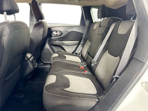 Used 2014 Jeep Cherokee Latitude image 24