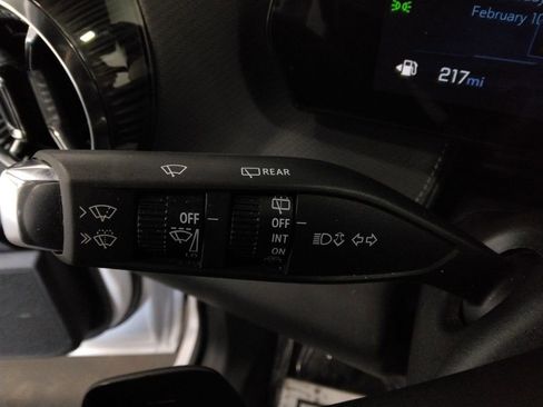 Used 2025 Chevrolet Equinox LT FWD image 15