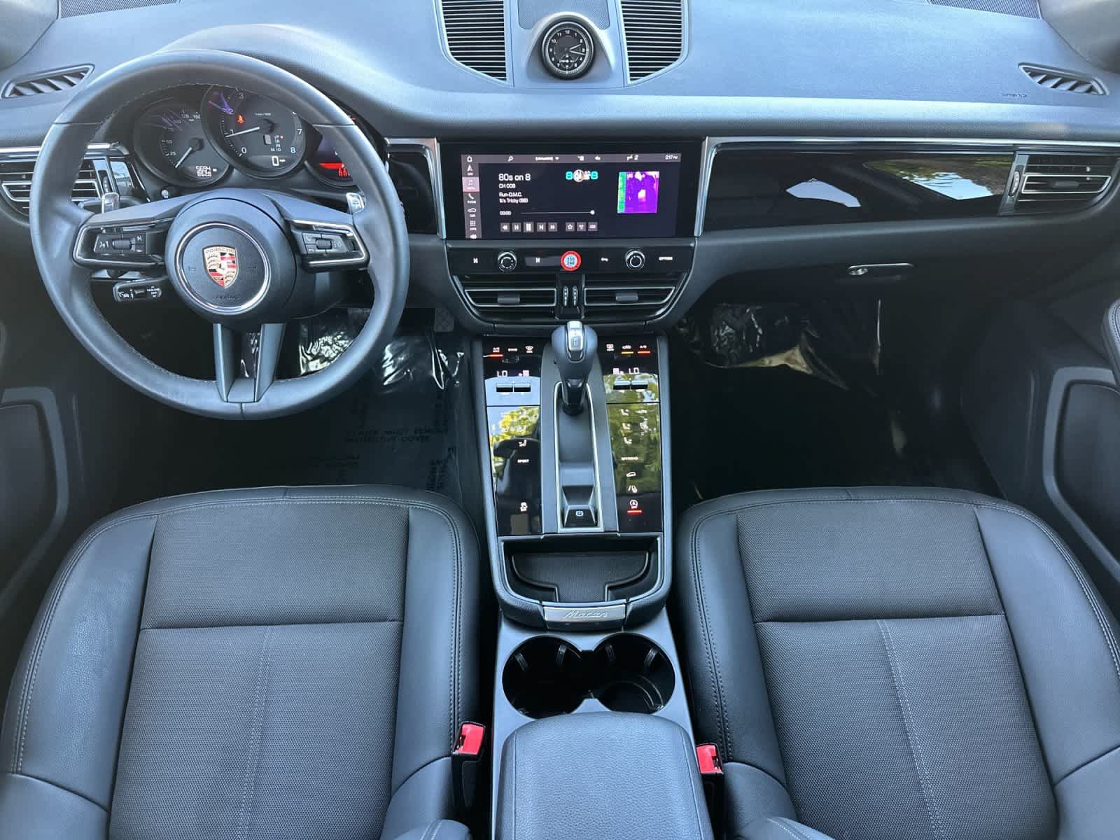 Certified 2025 Porsche Macan AWD/4WD image 6