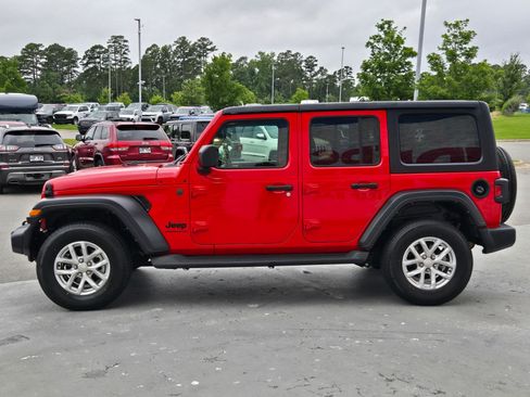 Used 2023 Jeep Wrangler Unlimited Sport AWD/4WD image 4