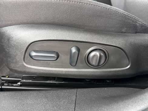 Used 2025 Chevrolet Malibu RS FWD image 19