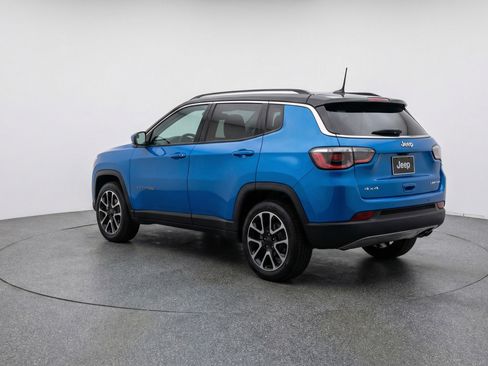 Used 2025 Jeep Compass Limited image 6