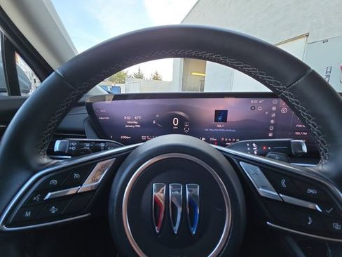 Used 2025 Buick Envision Preferred image 25