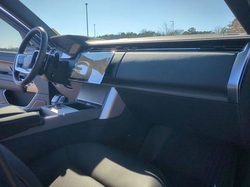 New 2026 Land Rover Range Rover SV image 23