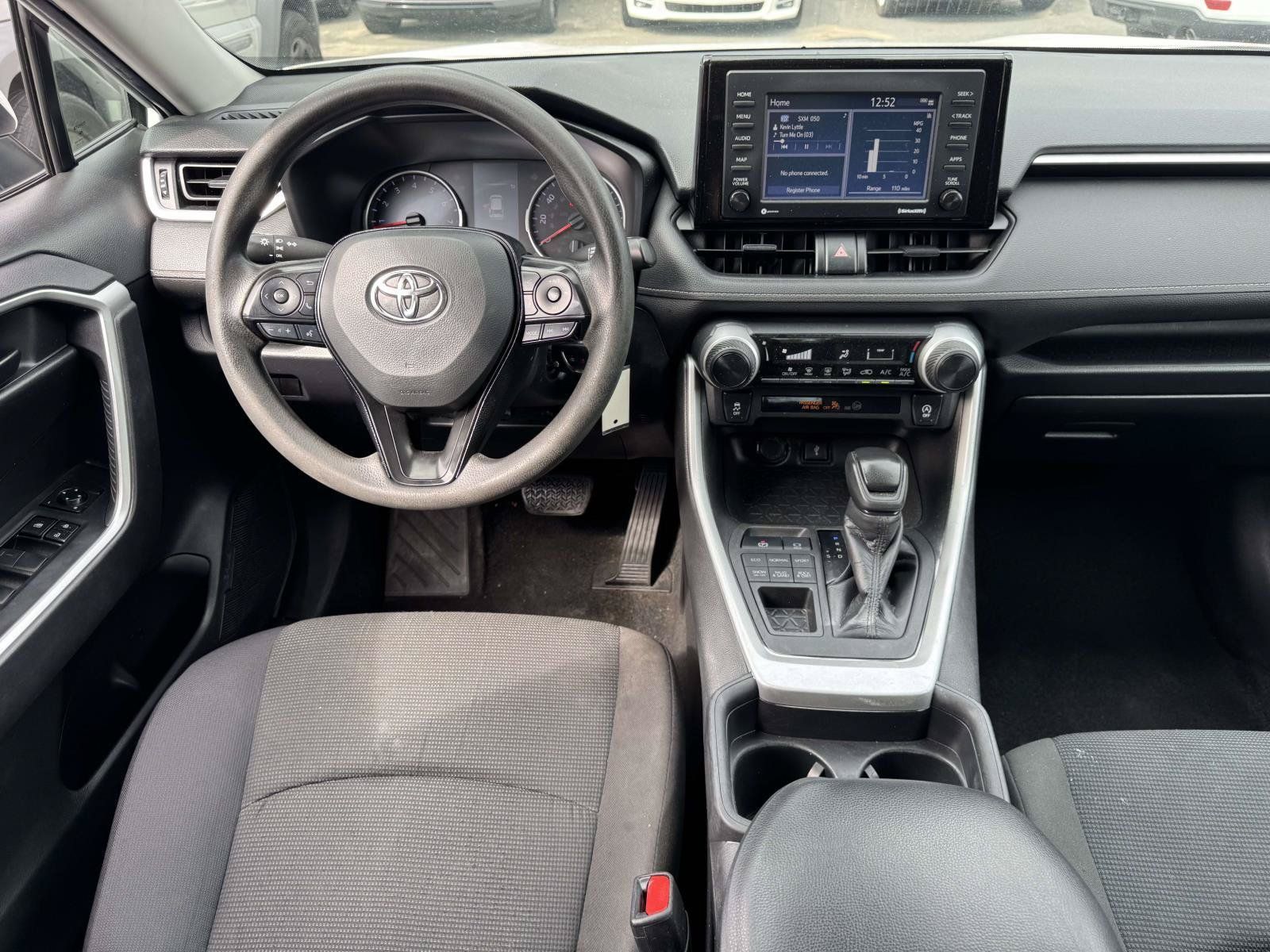 Used 2021 Toyota RAV4 LE AWD/4WD image 11