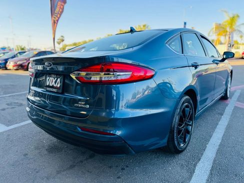 Used 2019 Ford Fusion SE FWD image 5