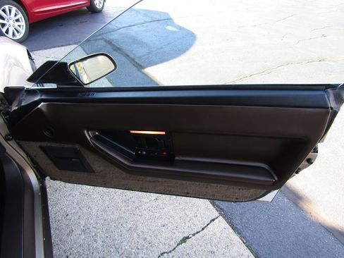 Used 1985 Chevrolet Corvette Coupe image 29
