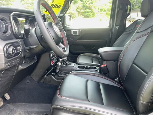 Certified 2024 Jeep Wrangler Unlimited Rubicon image 11
