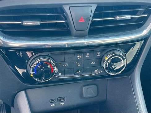 Used 2025 Buick Encore GX Sport Touring w/ Advanced Technology Package image 17