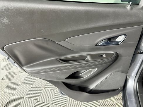 Used 2020 Buick Encore Preferred image 44