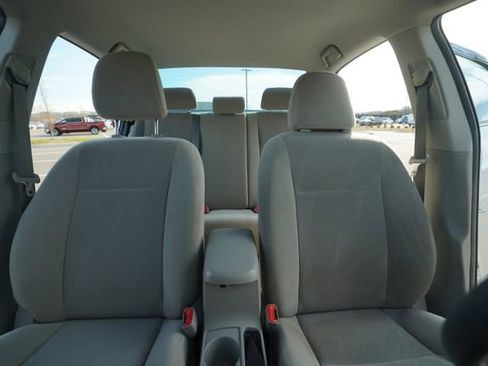 Used 2013 Toyota Corolla LE image 32
