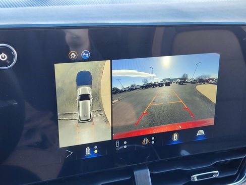 New 2026 Chevrolet Equinox ACTIV w/ Convenience Package III FWD image 18
