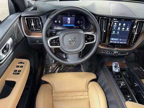 Used 2025 Volvo XC60 B5 Ultra w/ Protection Package Premier AWD/4WD image 4