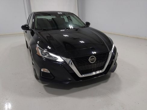 Used 2022 Nissan Altima 2.5 SR image 14