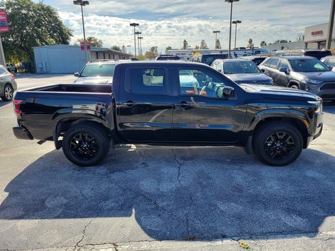 Certified 2023 Nissan Frontier SV w/ Midnight Edition Package image 4