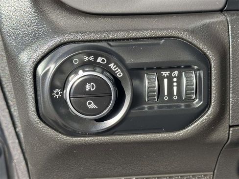 Used 2021 Jeep Gladiator Sport image 27