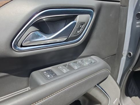 Used 2024 Chevrolet Suburban Premier RWD image 20