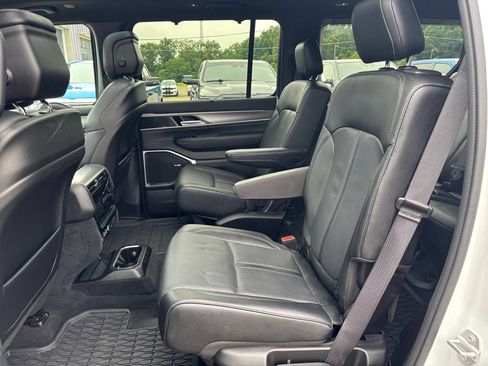 Used 2024 Jeep Wagoneer Series II w/ Convenience Group I AWD/4WD image 25