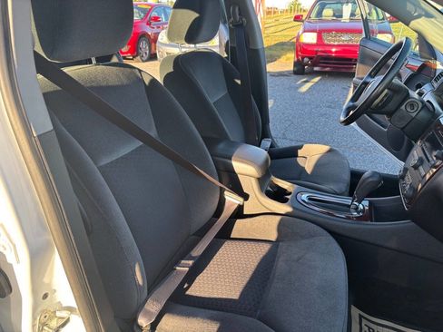 Used 2011 Chevrolet Impala LT image 17