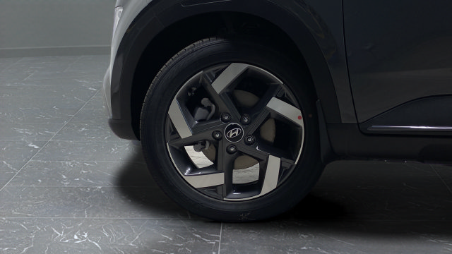 New 2026 Hyundai Venue SEL FWD image 30