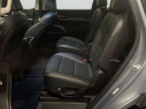 Used 2022 Kia Telluride S FWD image 11