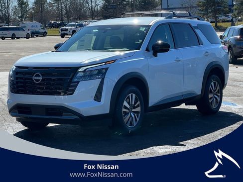 New 2026 Nissan Pathfinder SL AWD/4WD image 1