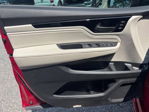Used 2025 Honda Odyssey Touring image 9