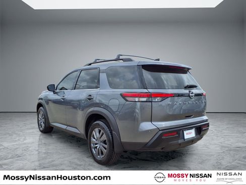 New 2026 Nissan Pathfinder SV image 2