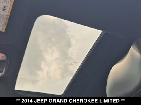 Used 2014 Jeep Grand Cherokee Limited w/ Trailer Tow Group IV AWD/4WD image 4