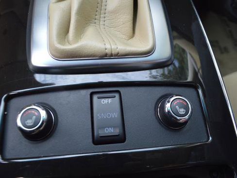 Used 2015 INFINITI QX70 2WD w/ Premium Package image 20