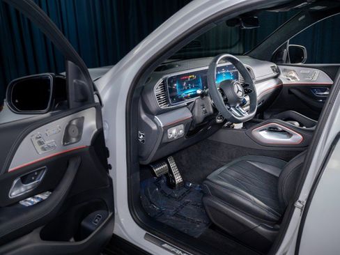 New 2025 Mercedes-Benz GLS 63 AMG 4MATIC image 11